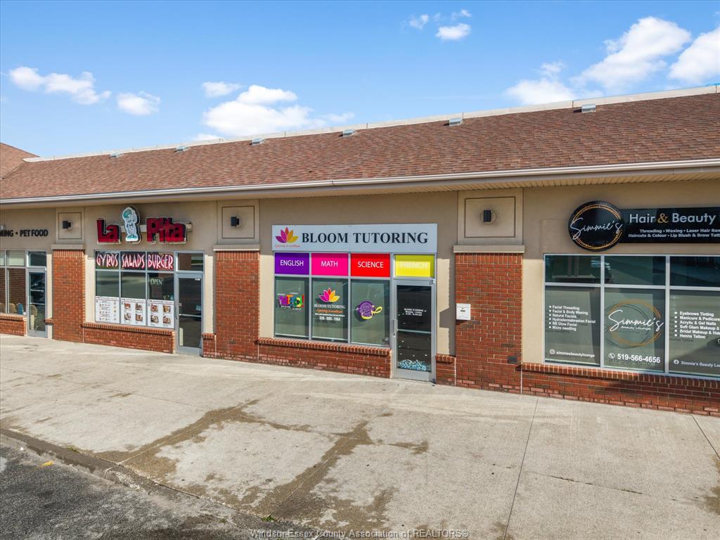 MLS# 26015746: 2055 SANDWICH WEST Parkway, LaSalle, Canada