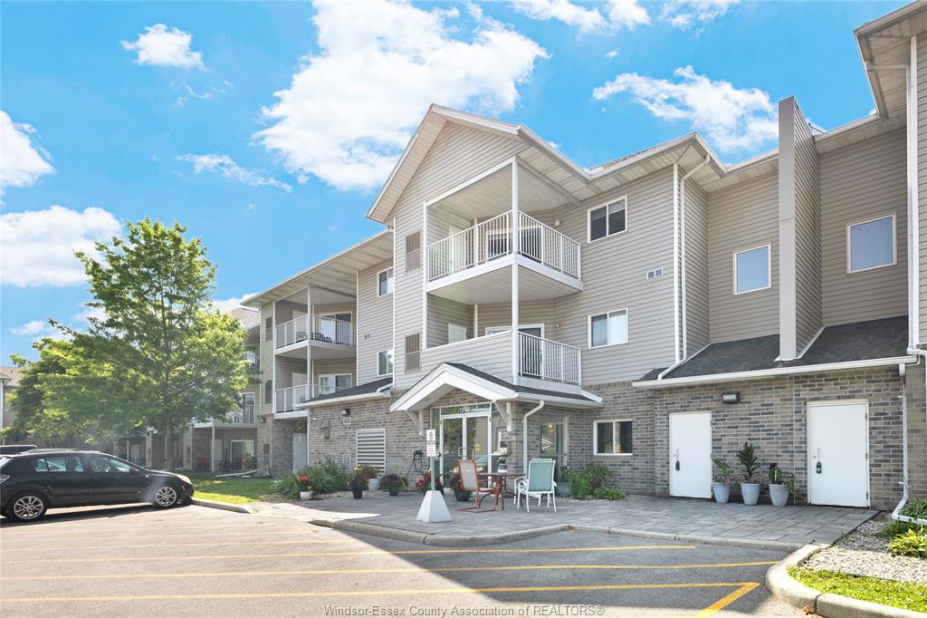 MLS# 26015627: 1390 Lauzon Rd.  Unit# 318, Windsor, Canada