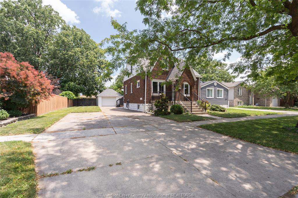 MLS# 26015832: 2342 WESTCOTT, Windsor, Canada