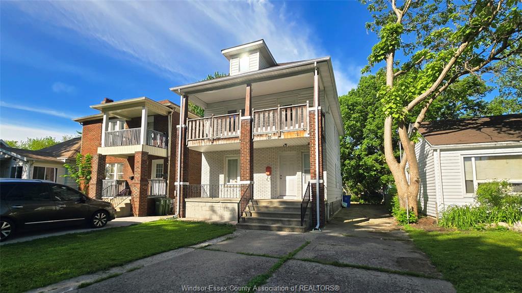 MLS# 26015740: 721-723 CAMPBELL Avenue, Windsor, Canada