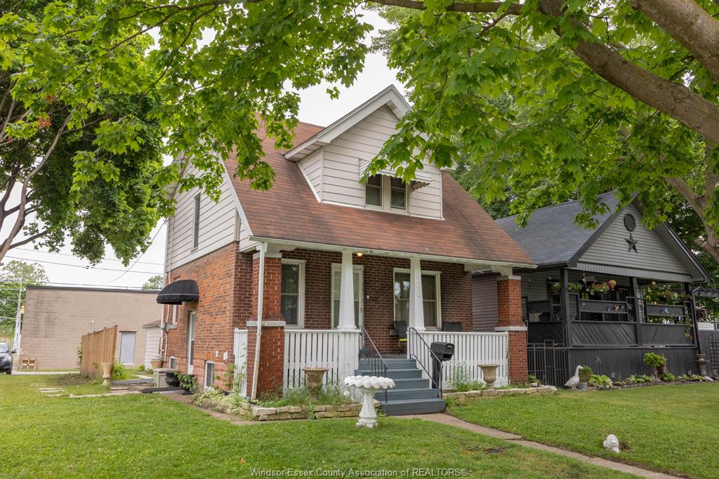 MLS# 26015842: 908 OAK Street, Windsor, Canada