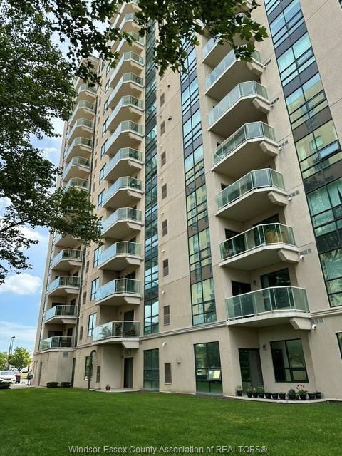 MLS# 26015876: 4789 RIVERSIDE Drive Unit# 205, Windsor, Canada