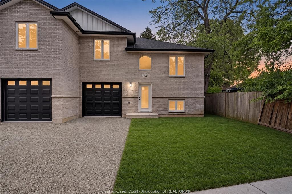 MLS# 26015908: 1525 MICHIGAN Avenue, LaSalle, Canada