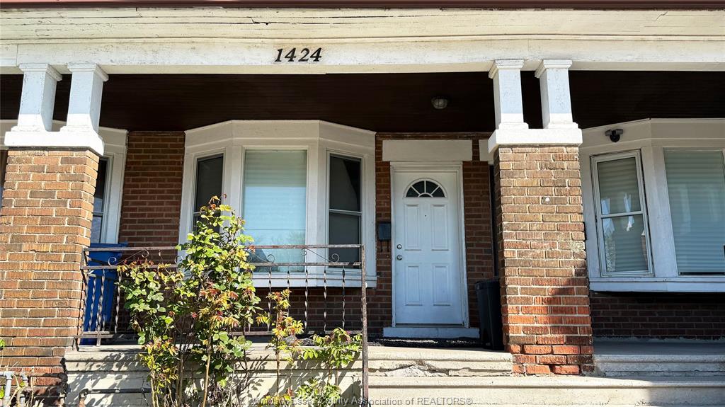 MLS# 26016212: 1424 Wyandotte Street, Windsor, Canada