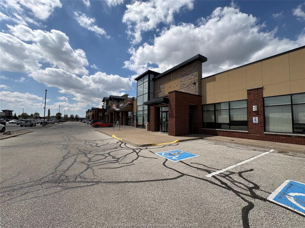 MLS# 26016447: 1695 MANNING Road Unit# D-201, Tecumseh, Canada