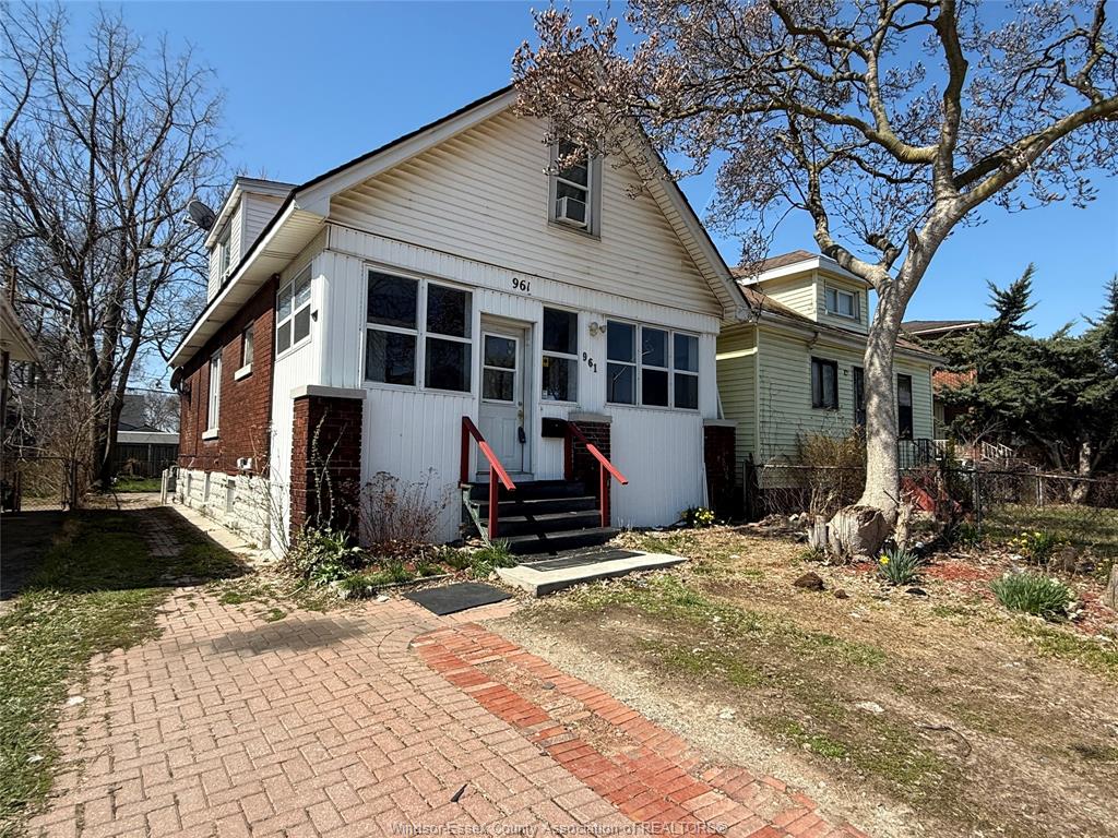 MLS# 26016589: 961 CAMPBELL, Windsor, Canada