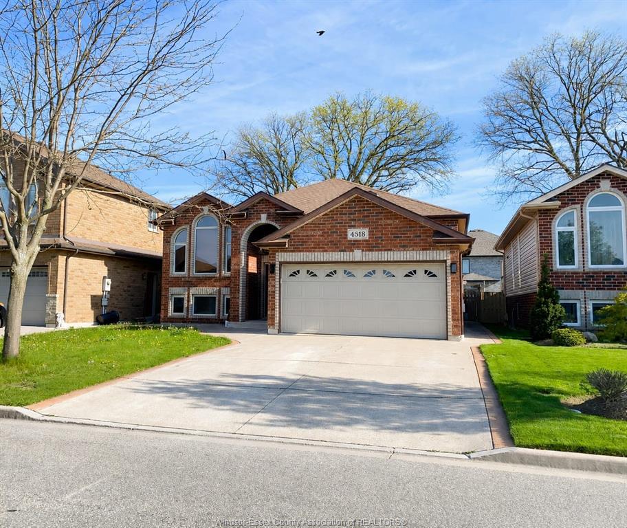 MLS# 26016644: 4518 HELSINKI Crescent, Windsor, Canada