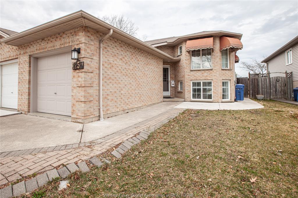 MLS# 26016667: 1256 ST. PAUL, Windsor, Canada