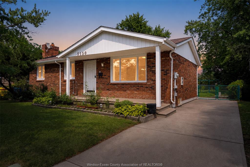 MLS# 26016734: 3150 FOREST GLADE, Windsor, Canada