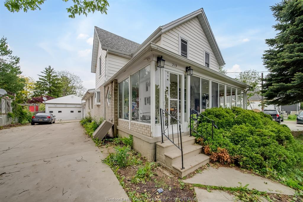 MLS# 26016814: 219 INSHES, Chatham, Canada