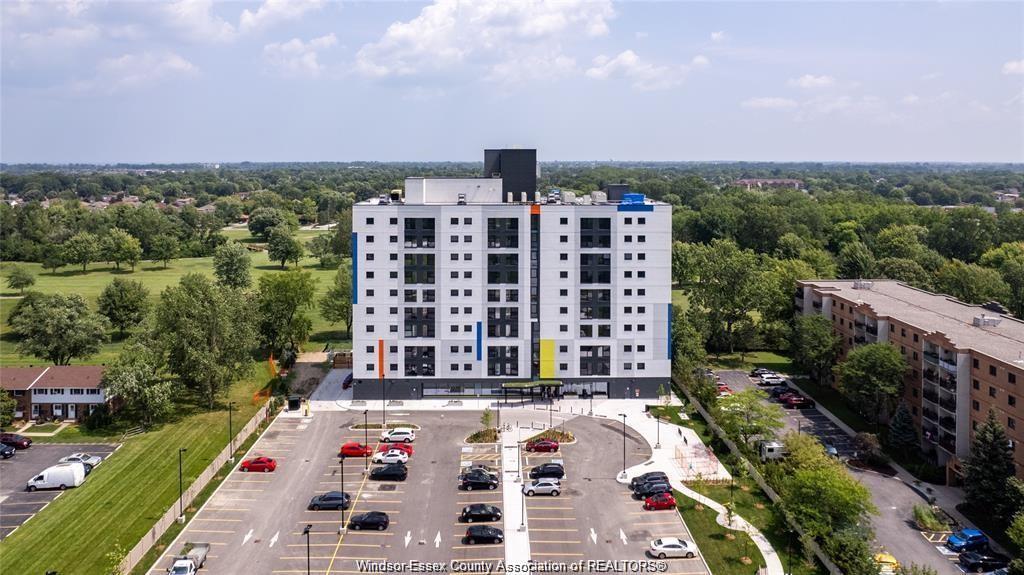 MLS# 26016834: 3100 MEADOWBROOK  Unit# 701, Windsor, Canada