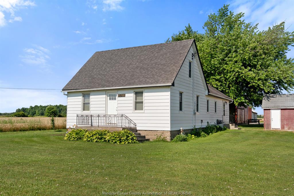 MLS# 26016840: 9700 Walker Road, Amherstburg, Canada