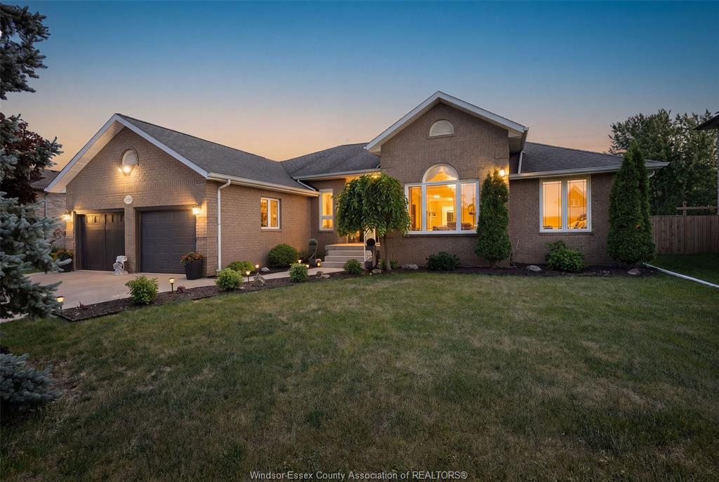 MLS# 26016863: 12339 FUNARO Crescent, Tecumseh, Canada