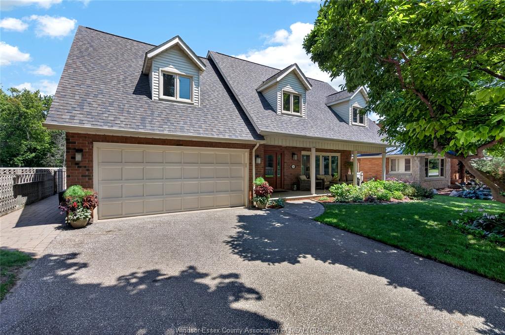 MLS# 26016880: 220 EASTLAWN, Windsor, Canada