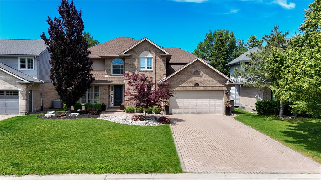 MLS# 26016875: 3020 MAIDSTONE Crescent, Sarnia, Canada