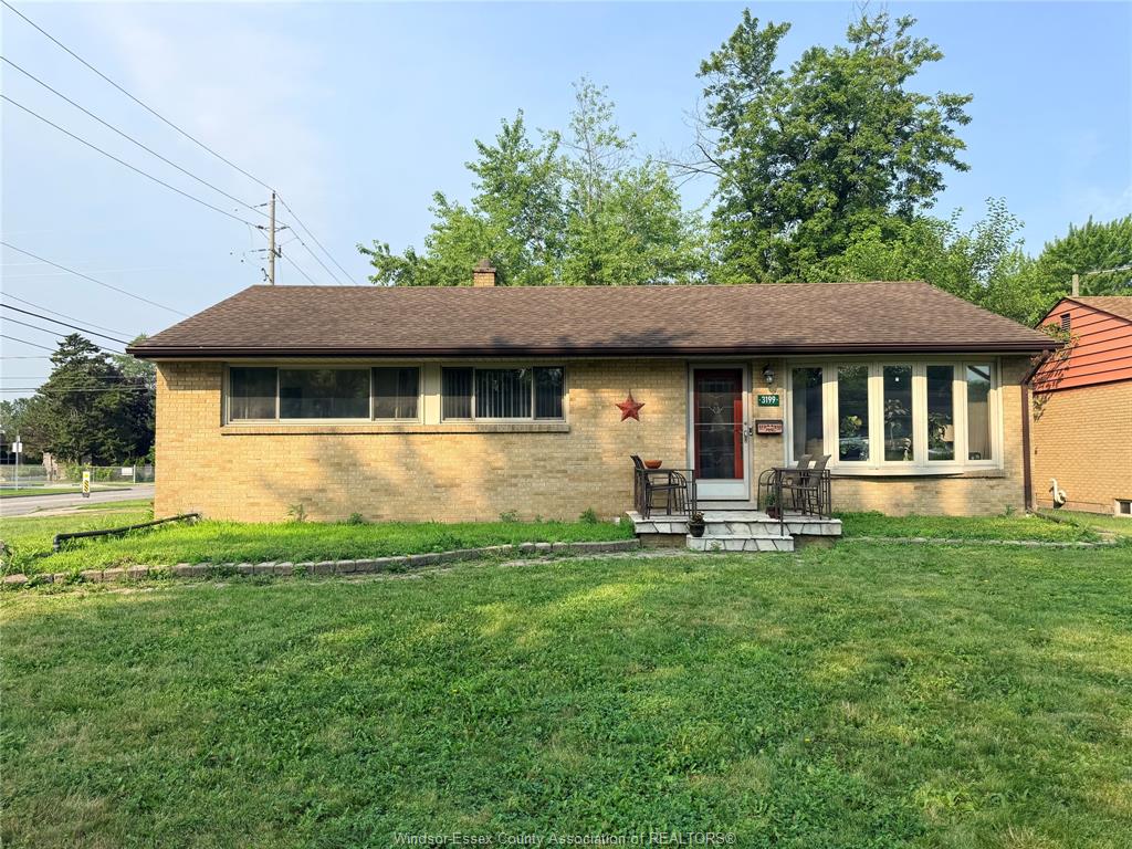 MLS# 26017085: 3199 MARK, Windsor, Canada