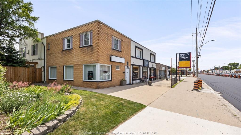 MLS# 26017140: 4165 TECUMSEH Road, Windsor, Canada