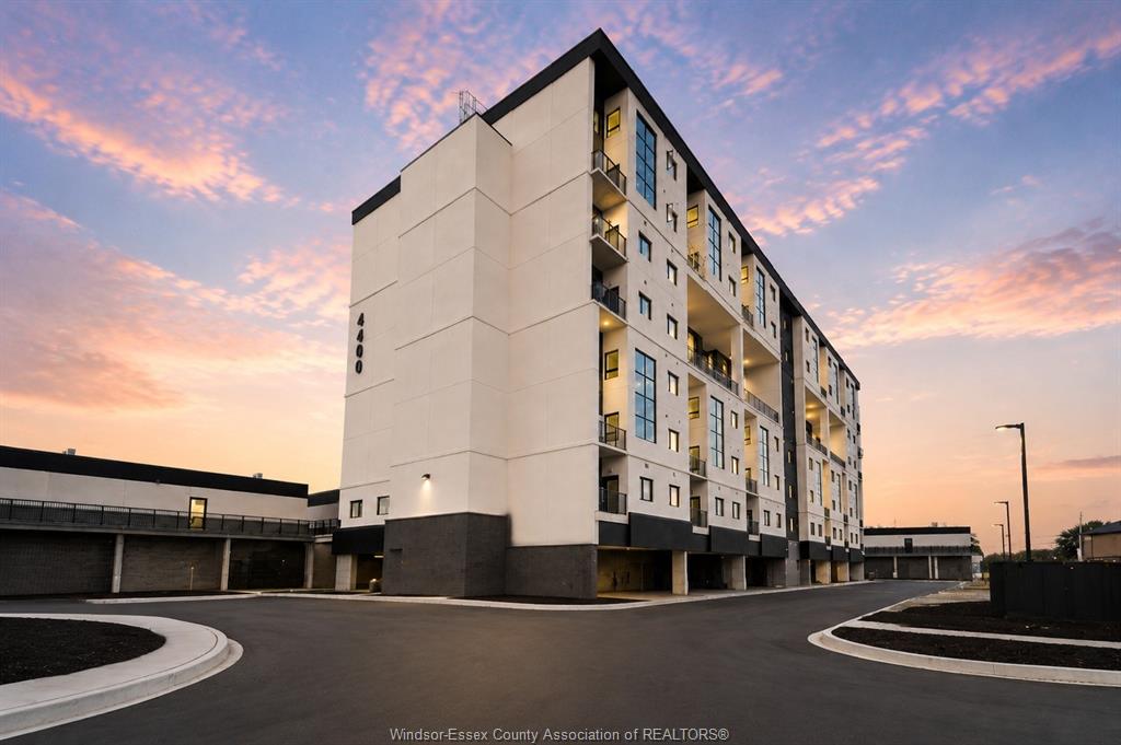 MLS# 26017204: 4400 LAURIER Parkway Unit# 174, LaSalle, Canada