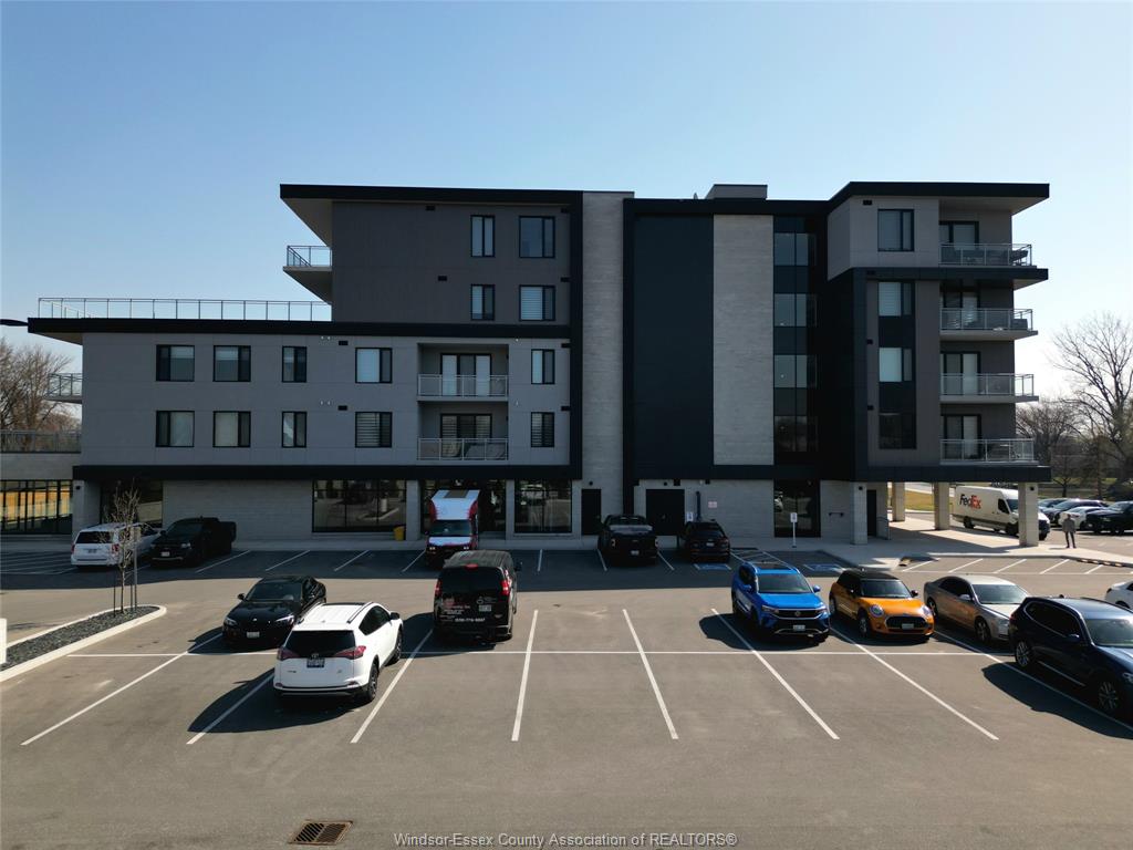 MLS# 26017262: 14400 TECUMSEH Road Unit# 402, Tecumseh, Canada