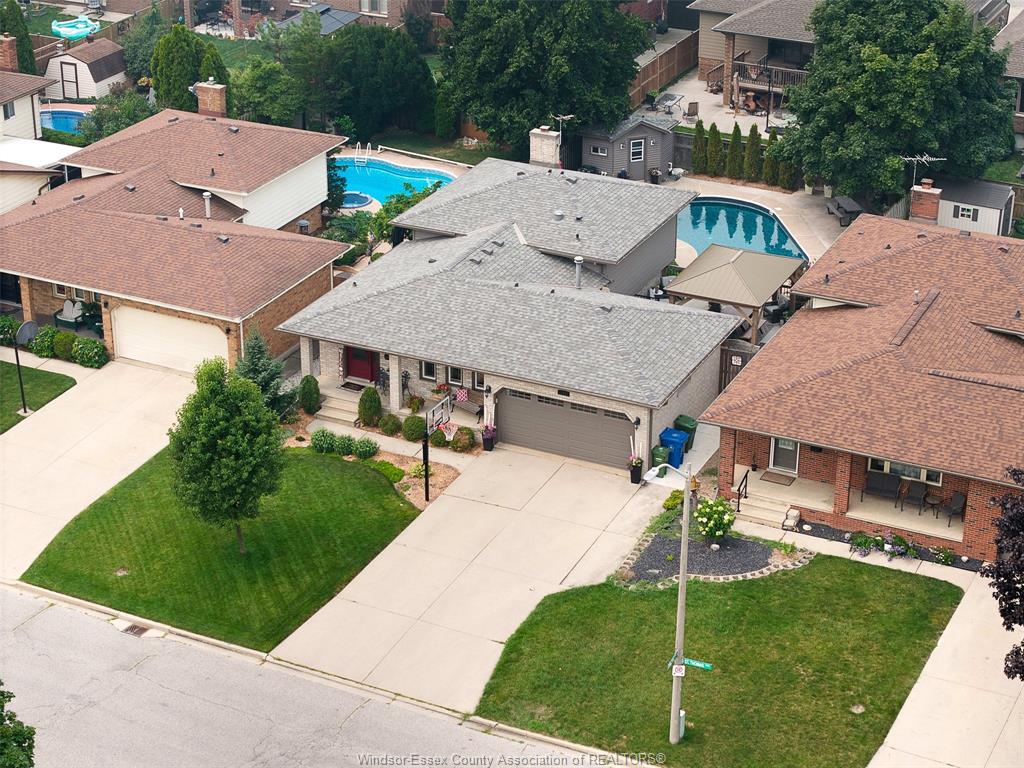 MLS# 26017127: 12057 St. Thomas, Tecumseh, Canada