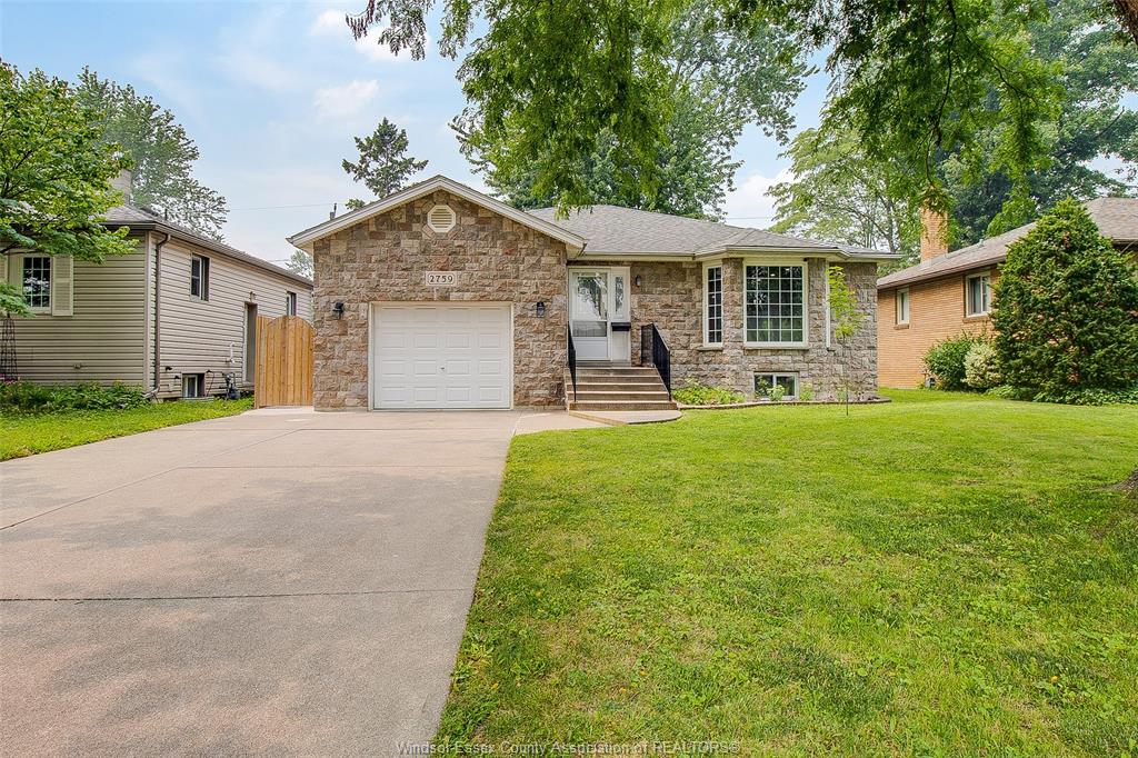 MLS# 26016708: 2759 MCKAY Avenue, Windsor, Canada