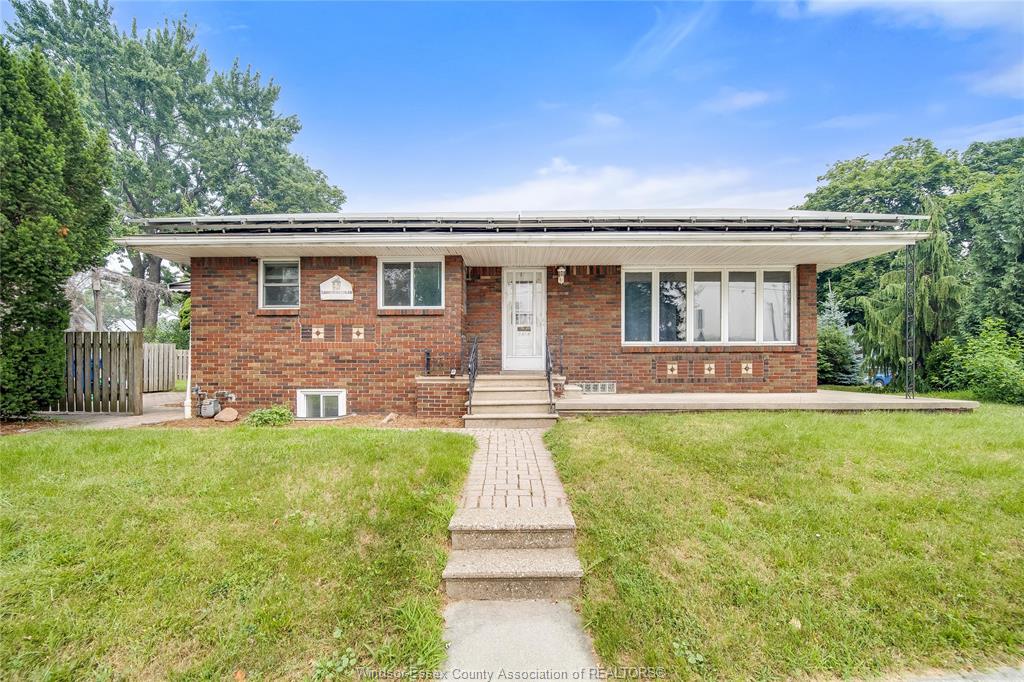 MLS# 26017331: 2914 WYANDOTTE Street, Windsor, Canada