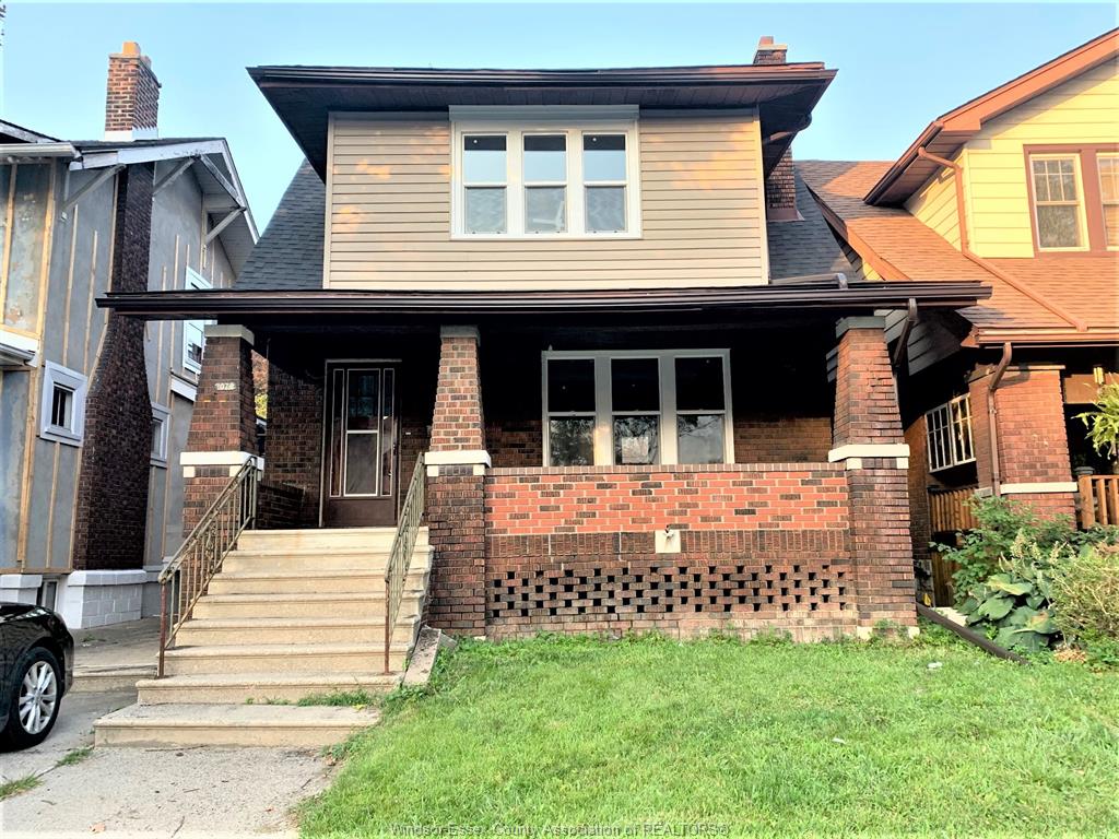 MLS# 26017416: 1076 DOUGALL, Windsor, Canada