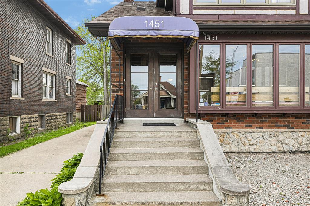 MLS# 26017322: 1451 OUELLETTE Avenue, Windsor, Canada