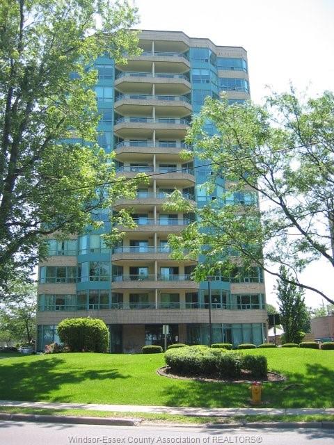 MLS# 26017455: 3601 RIVERSIDE Drive Unit# 906, Windsor, Canada