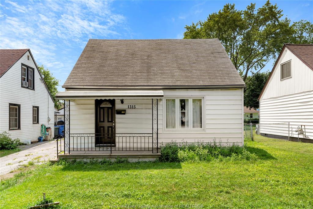 MLS# 26017459: 1315 PARTINGTON Avenue, Windsor, Canada