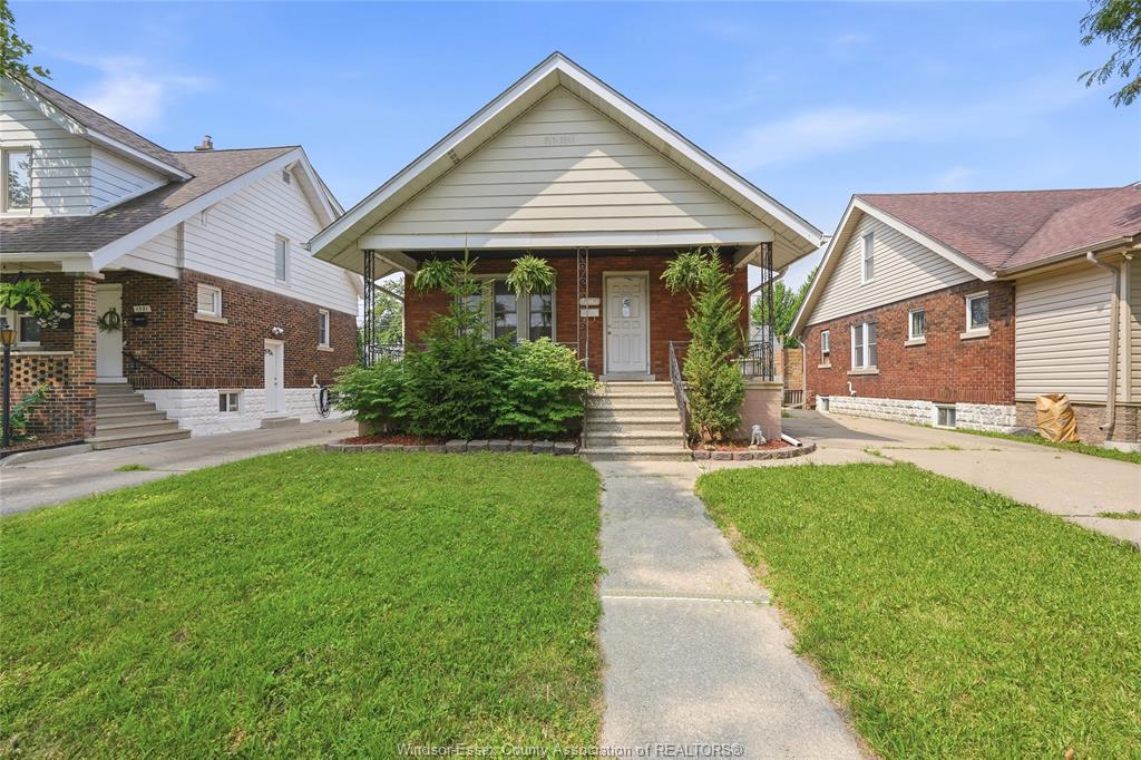 MLS# 26017559: 1585 PILLETTE, Windsor, Canada