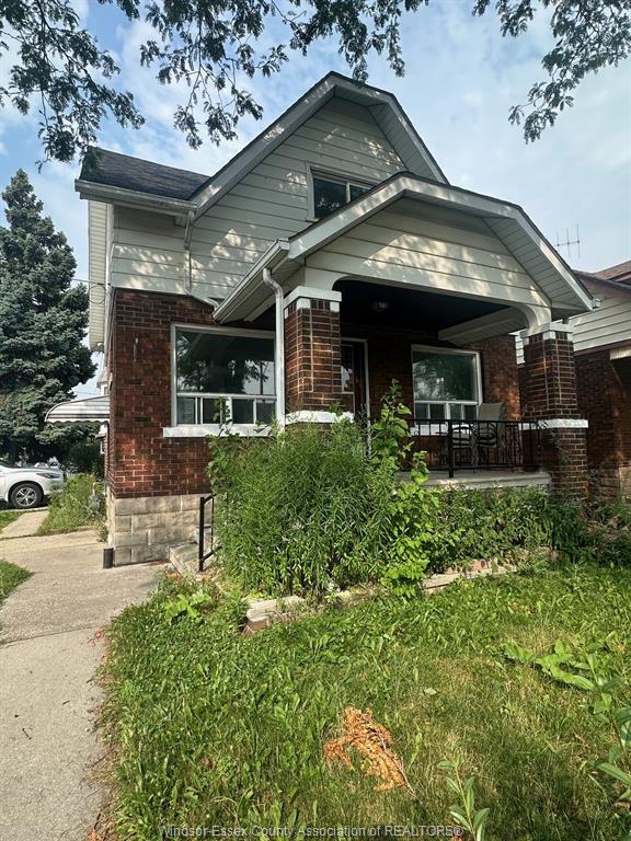 MLS# 26017598: 1495 BENJAMIN, Windsor, Canada