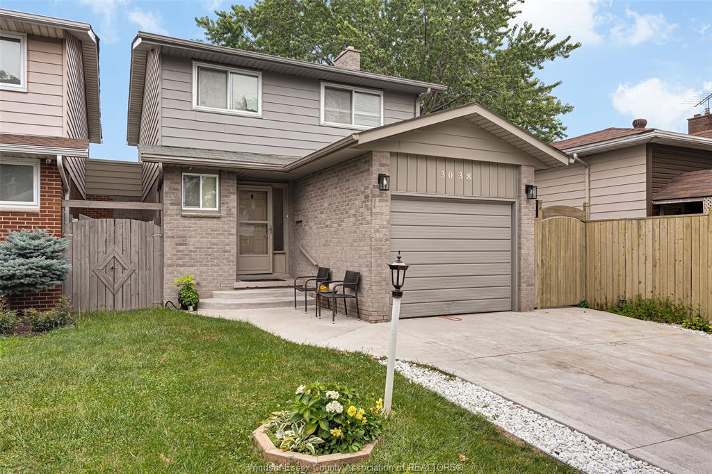 MLS# 26017728: 3038 BRIMLEY, Windsor, Canada
