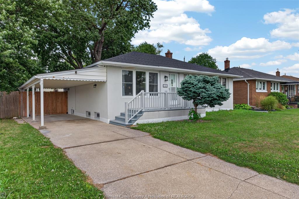 MLS# 26017736: 1302 Josephine, Windsor, Canada