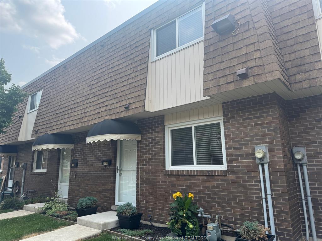 MLS# 26017759: 5458 LASSALINE Avenue, Windsor, Canada