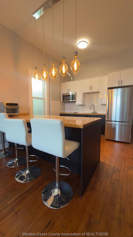 MLS# 26017875: 1154 Wyandotte  Street East  Unit# Unit #2, Windsor, Canada