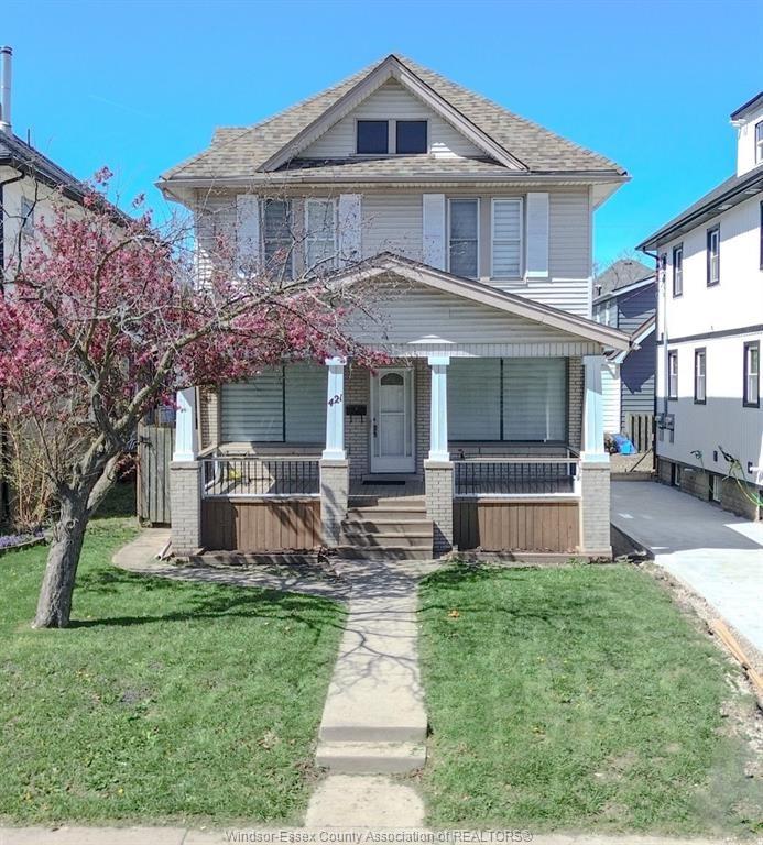 MLS# 26017917: 421 HALL, Windsor, Canada