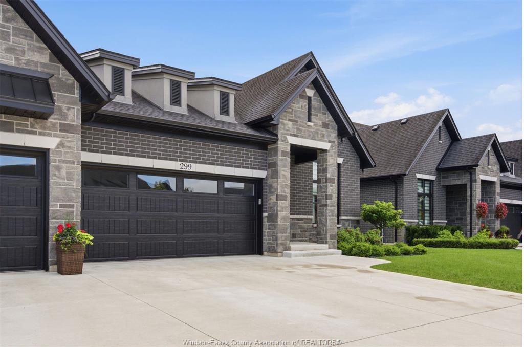 MLS# 26018228: 299 XAVIER Circle, Lakeshore, Canada