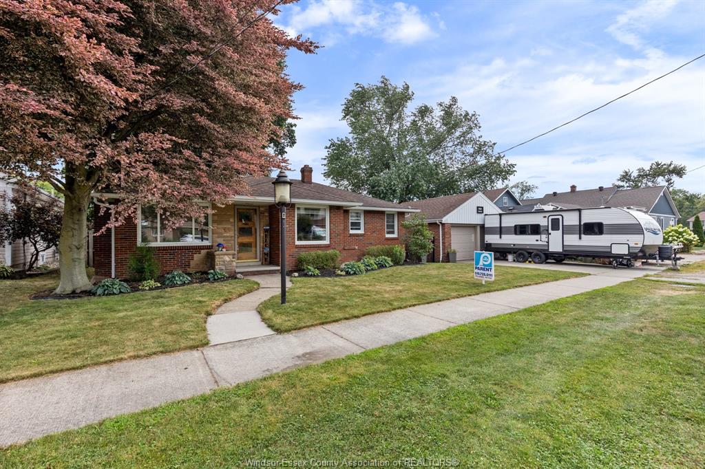 MLS# 26018320: 654 CENTRE Street, Belle River, Canada