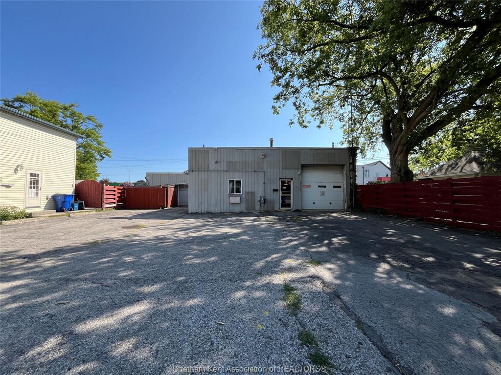 MLS# 26018335: 5 Woods Street, Chatham, Canada