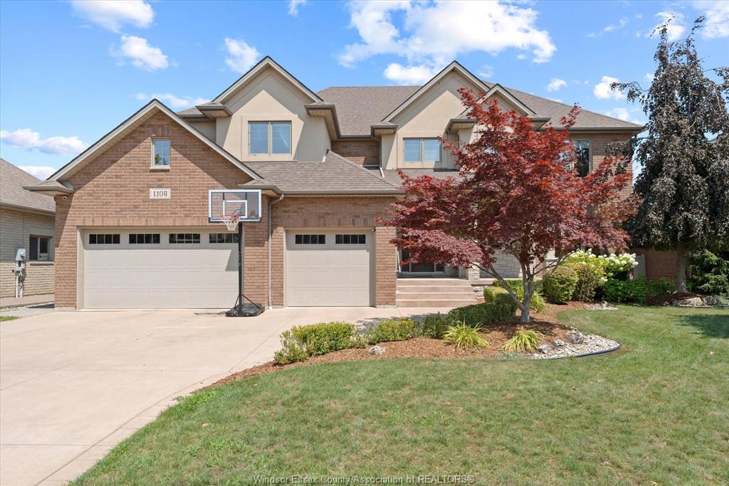MLS# 26018552: 1108 REGENCY Crescent, Lakeshore, Canada