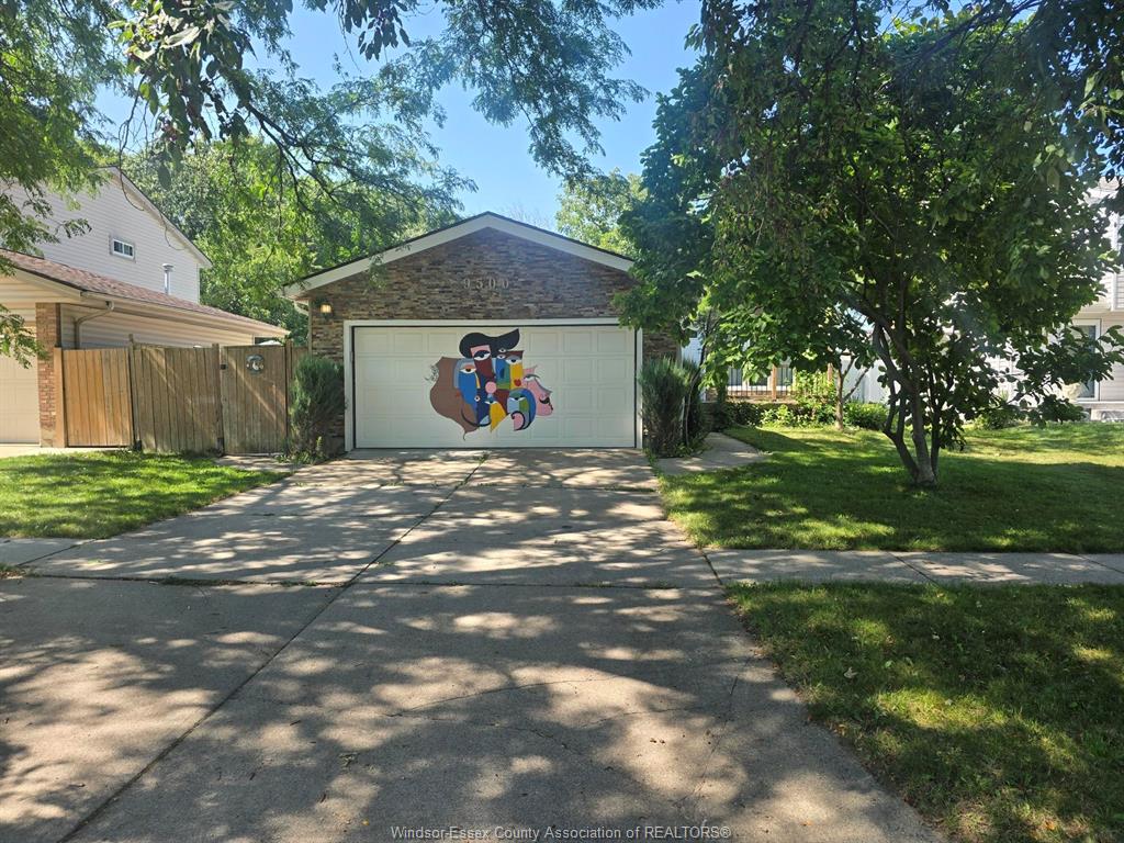MLS# 26018675: 9500 RIDGE Road, Windsor, Canada