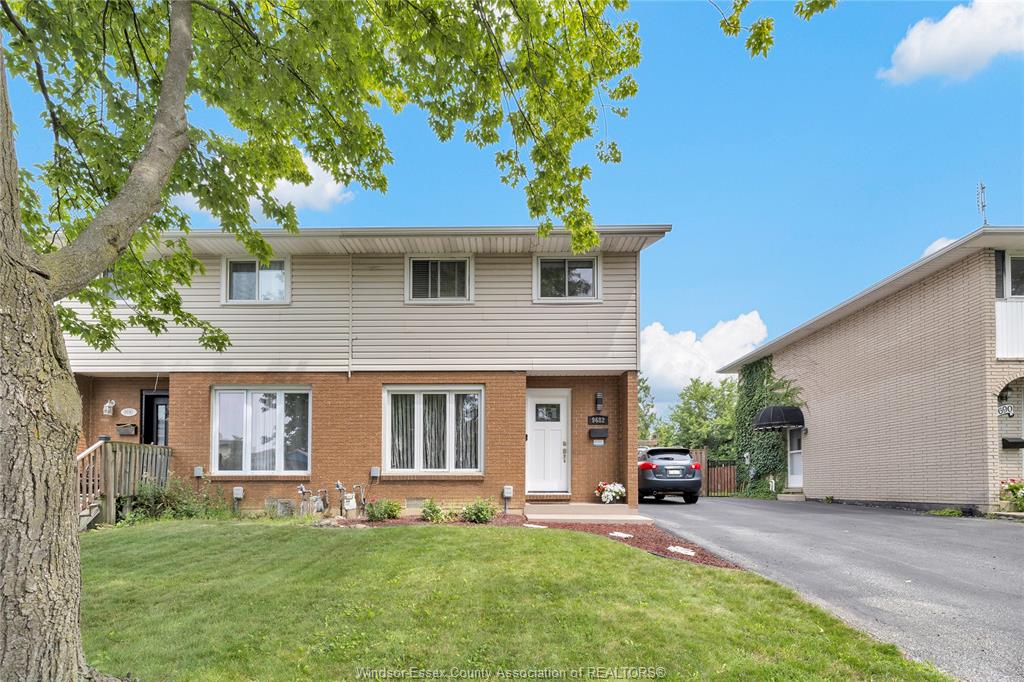 MLS# 26018713: 9682 LYNNGROVE Crescent, Windsor, Canada