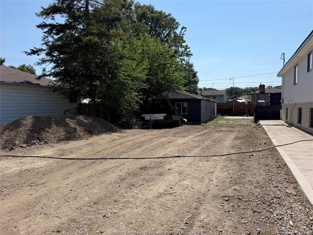 MLS# 26018723: 3747 TURNER, Windsor, Canada