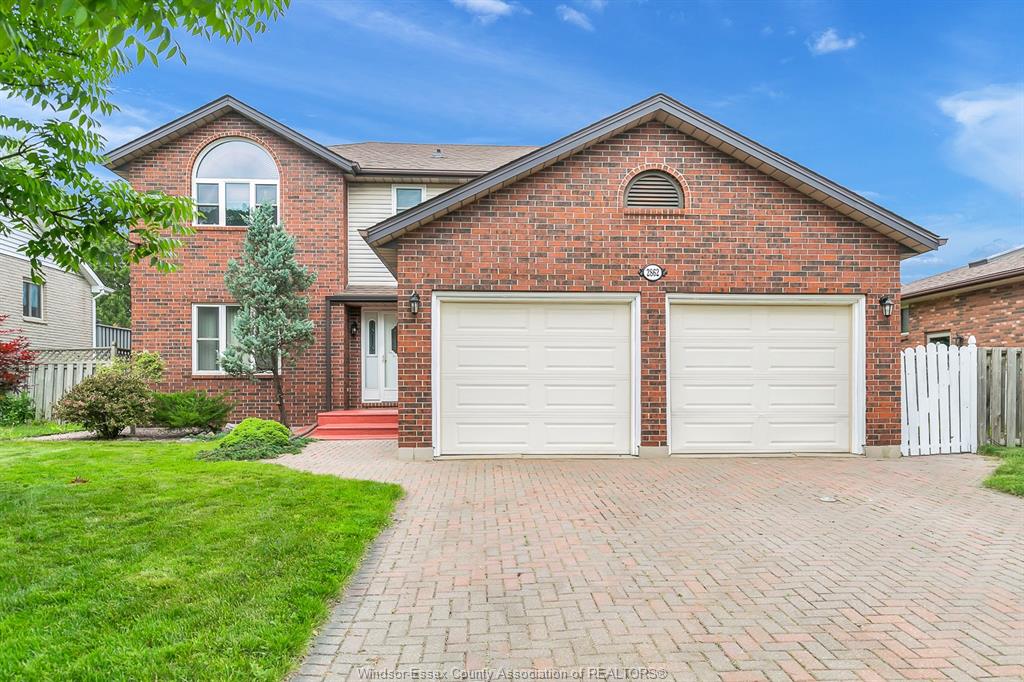 MLS# 26018748: 2862 MANGIN Crescent, Windsor, Canada