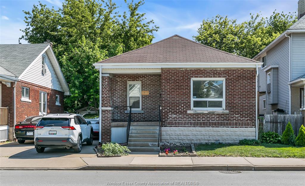 MLS# 26018751: 2366 HOWARD, Windsor, Canada