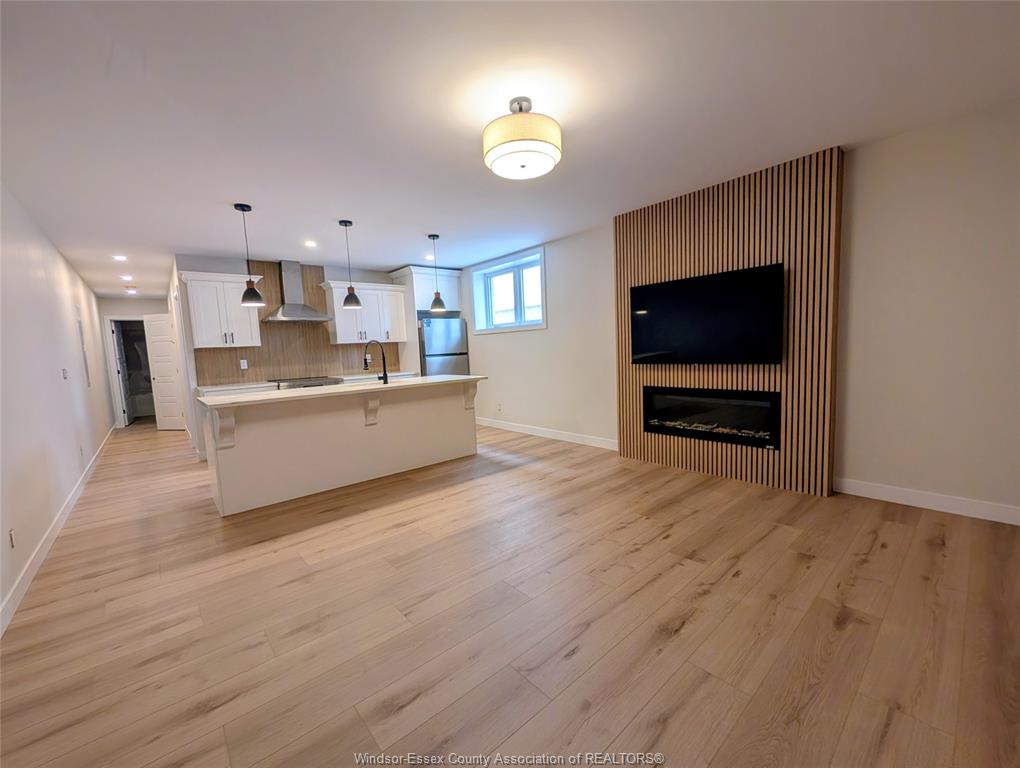 MLS# 26018759: 1707 Ford Boulevard Unit# 1, Windsor, Canada