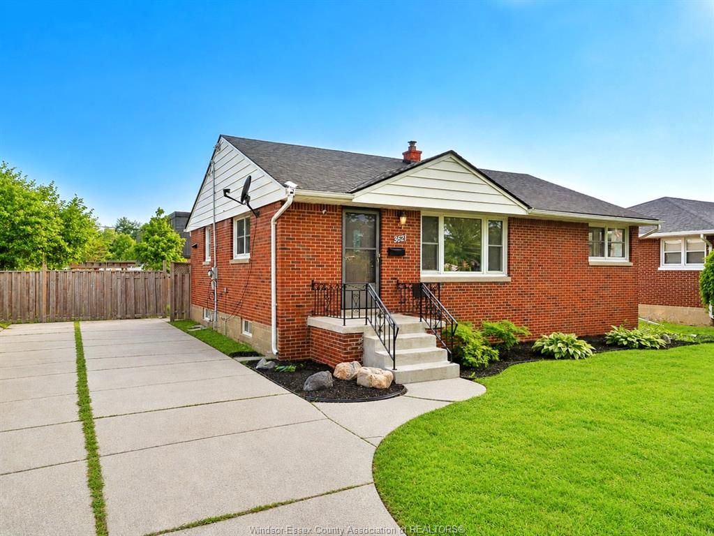 MLS# 26018791: 3621 MCKAY Avenue, Windsor, Canada