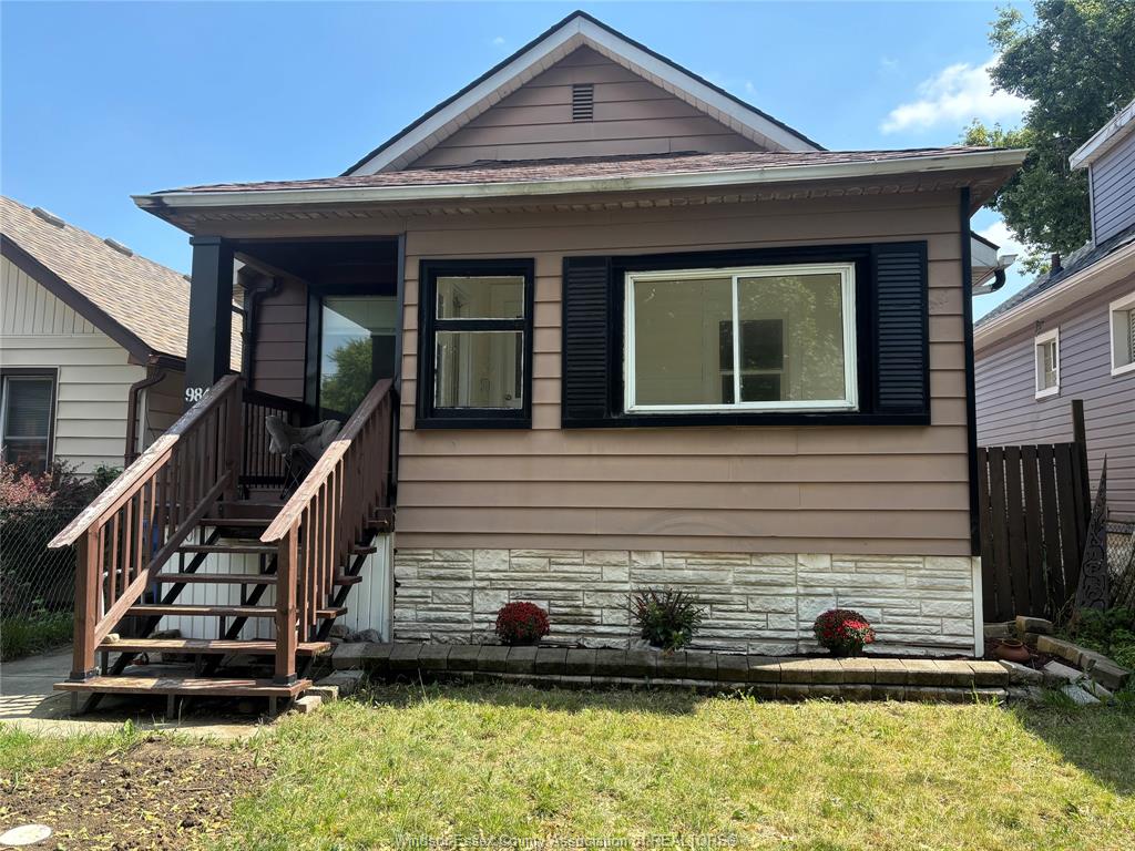 MLS# 26018861: 984 ELLROSE, Windsor, Canada