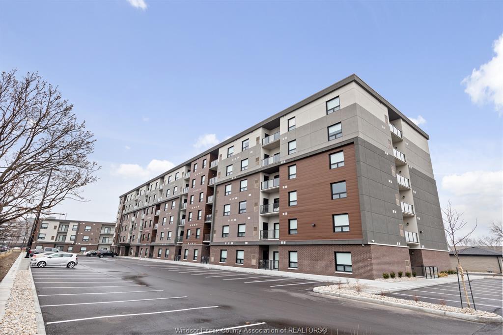 MLS# 26018910: 11870 TECUMSEH Road Unit# 202, Tecumseh, Canada